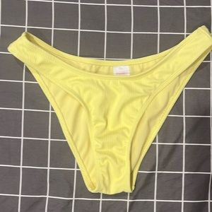 Xhiliration yellow bikini bottom. Size M. Worn.